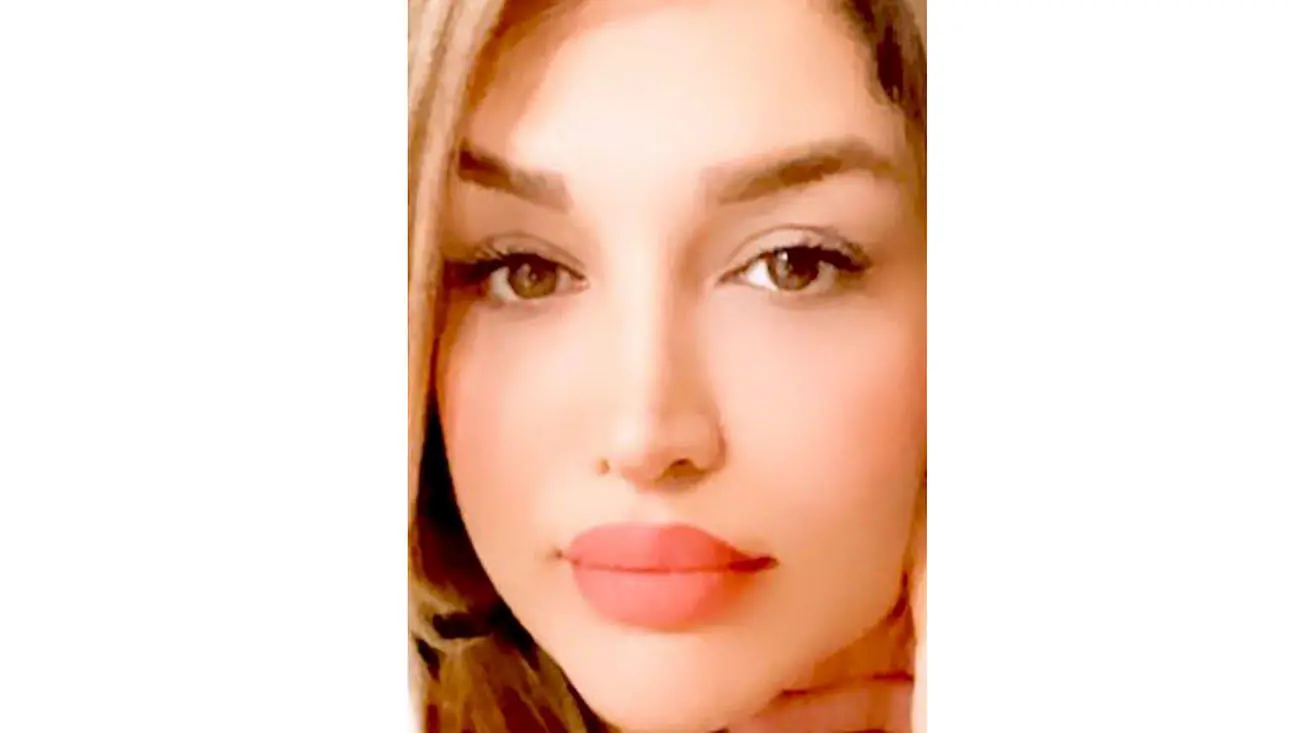 عکس لو رفته از خواهر خیلی شیک پژمان جمشیدی در خارج / پوشش اروپایی نگار را ببینید !