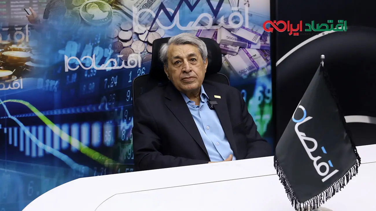 یک اقتصاددان: قیمت واقعی دلار بیش از 70 هزار تومان است+ فیلم