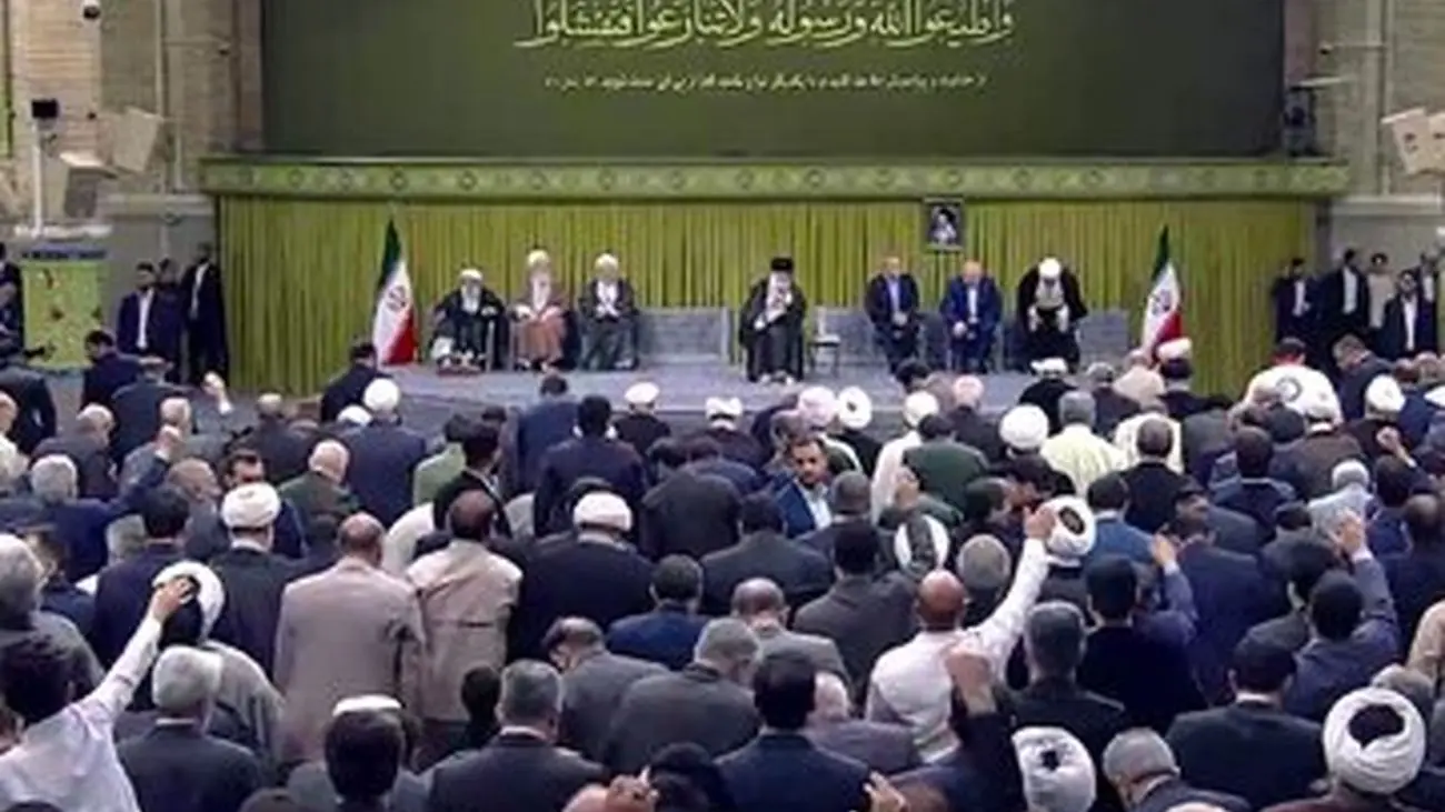 اولین عکس از دیدار مسئولان نظام با رهبر انقلاب