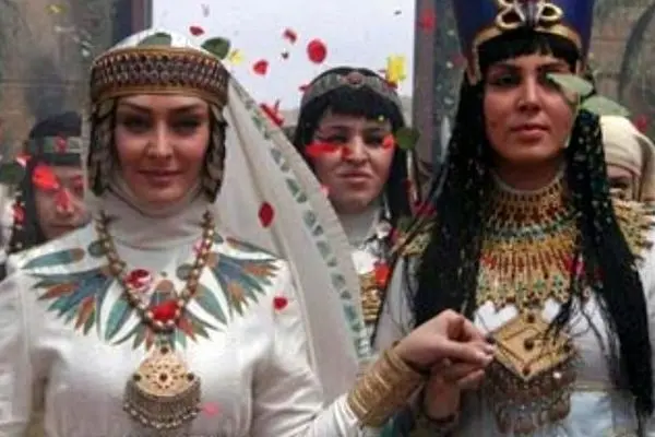 چهرۀ متفاوت «آسنات» در 24 سالگی؛ اولین نقش‌آفرینی همسر یوزارسیف!