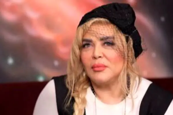 استایل لاکچری بهاره رهنما با لباس ورساچه مخصوص ساحل! +فیلم