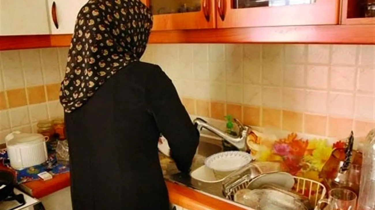 زنان خانه دار هم می توانند حقوق بازنشستگی دریافت کنند + شرایط