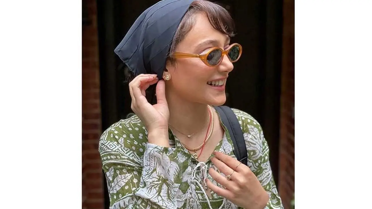 گوشواره های این خانم سلبریتی جوان همیشه مد روز است + عکس