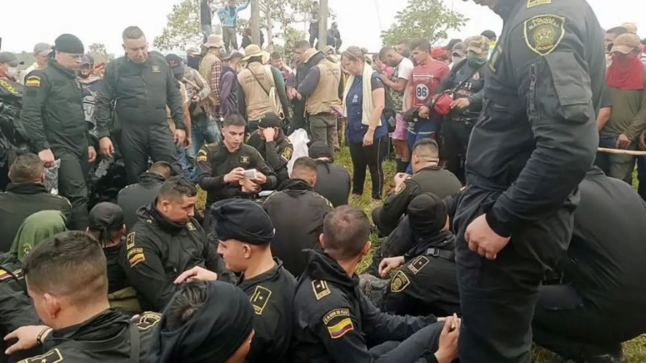 کارکنان میدان نفتی توسط معترضان کلمبیایی گروگان گرفته شدند