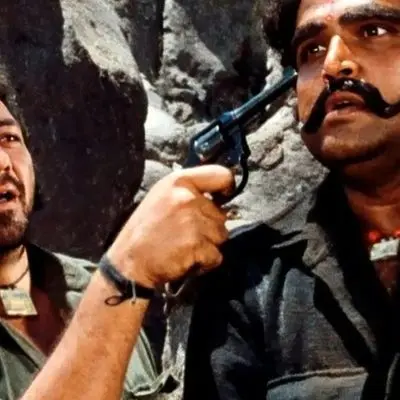 نمایی عجیب از پشت صحنه فیلم شعله؛ رازهایی که تاکنون ندیده‌اید!