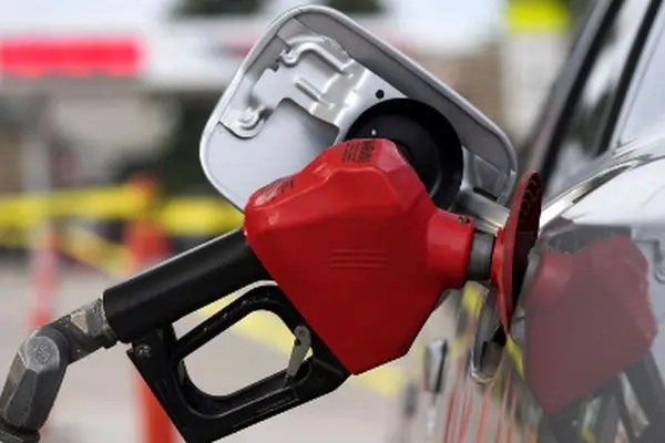 پیش بینی آینده قیمت بنزین برای سال جدید!