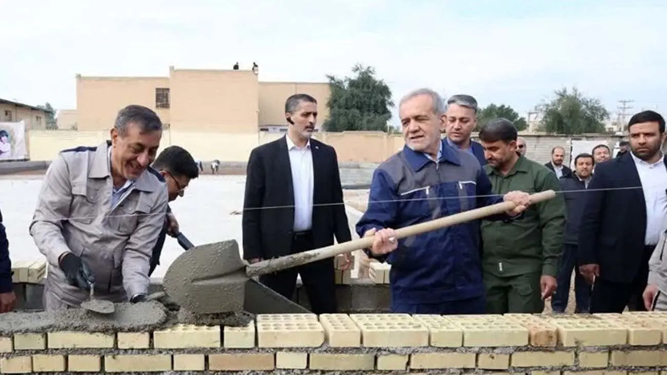 پزشکیان آستین بالا زد / کارگری رییس جمهور در اهواز + فیلم