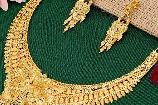 قیمت طلای ۱۸ عیار امروز یکشنبه ۲ دی ۱۴۰۳ 