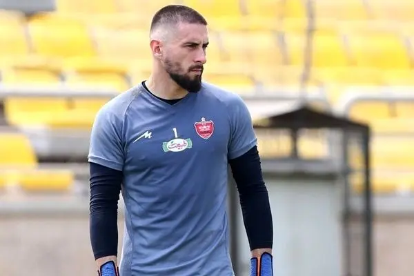 دروازه بان پرسپولیس اشک همه را در آورد!