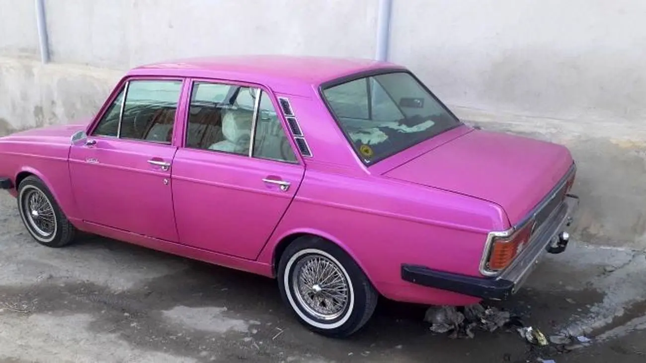 این خودرو نوستالژی صورتی 300 میلیون ناقابل!