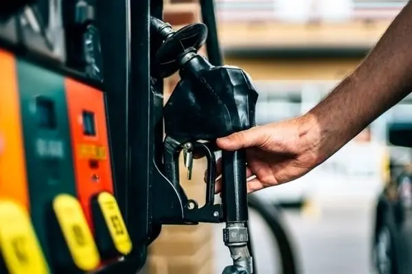 بنزین سوپر وارداتی چند؟ قیمت جدید غافلگیرتان می‌کند!