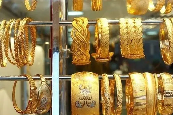 طلا یک پله دیگر پایین می‌آید؟