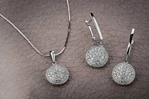 چگونه از تغییر رنگ طلا سفید جلوگیری کنیم؟