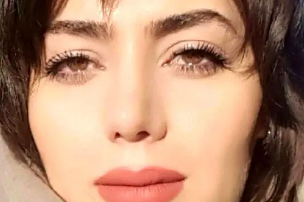 راز تنهایی هدیه بازوند در کتابخانه قدیمی فاش شد!