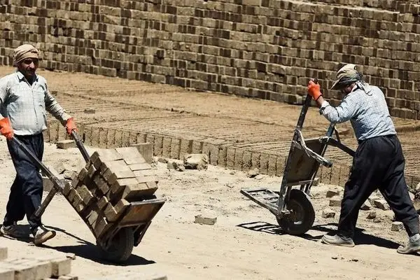 با خروج اتباع/ دستمزد کارگران بی‌سابقه 2.5 برابر شد!