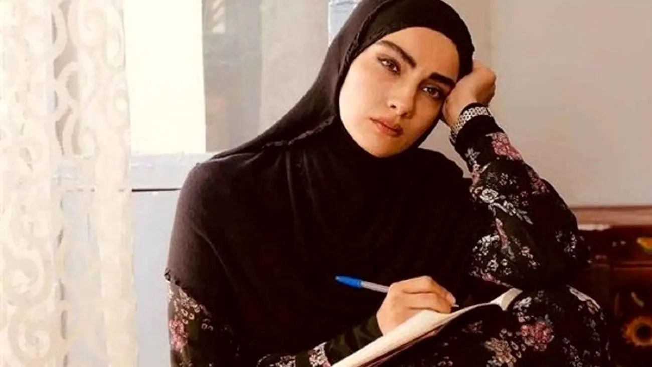 زیبایی خیره کننده خانم بازیگر سریال نجلا با لباس های سنتی / محیا دهقانی کولاک کرد !