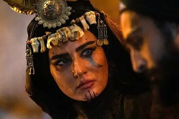 تصاویر لو رفته از چهره واقعی غزال سریال مستوران!