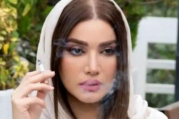 عکس لورفته از استایل خیابانی تازه عروس معروف سینمای ایران با گل آفتابگردان