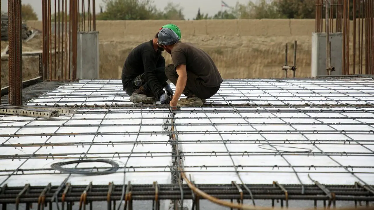 جامعه کارگری در حال غرق شدن است / بار مالی وام های سنگین بر دوش کارگران !