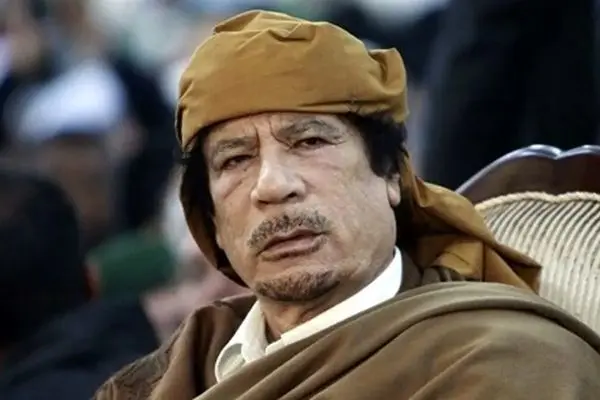 56 سال پیش؛ عکس کمتر دیده‌شده معمر قذافی و همسرش