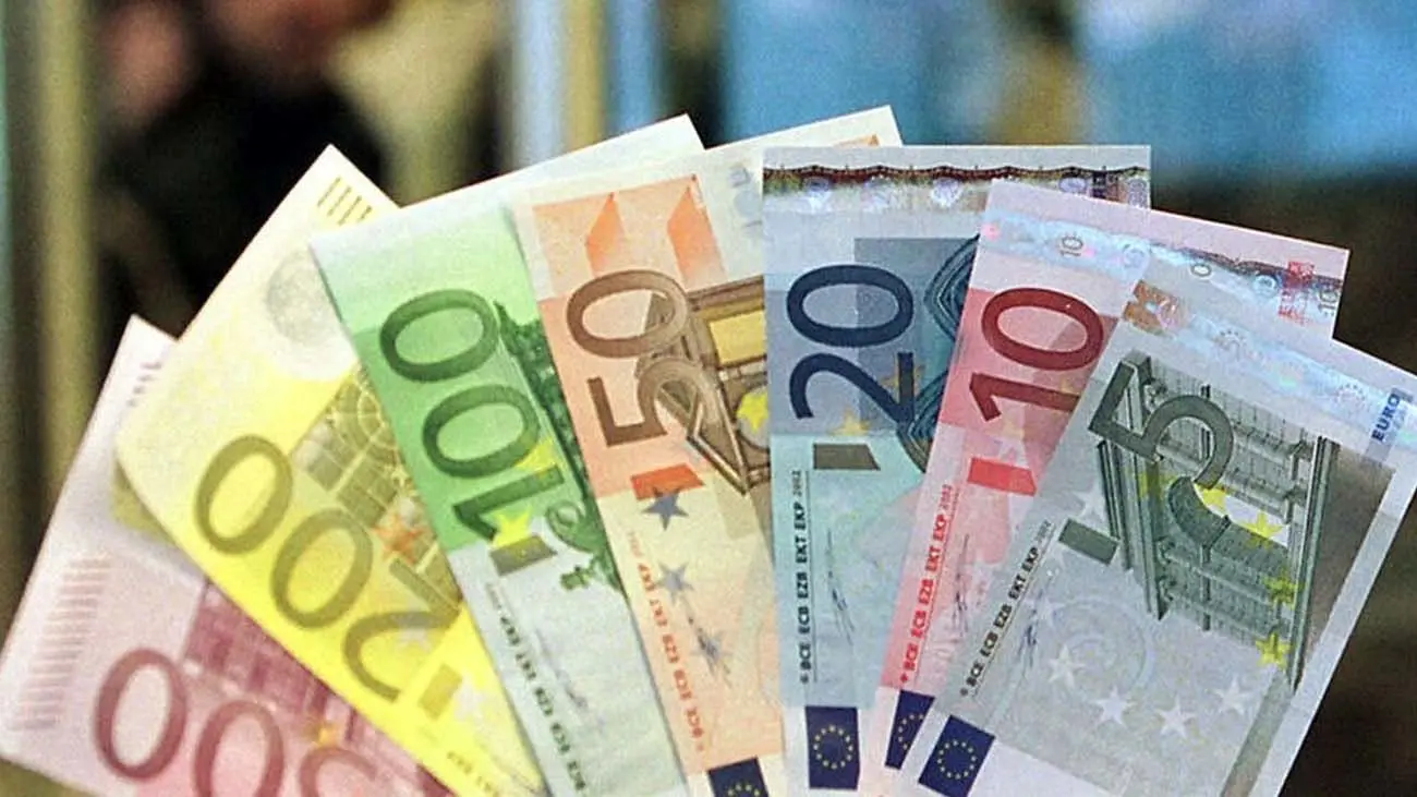 قیمت یورو امروز ۱۰ آذر ۱۴۰۳