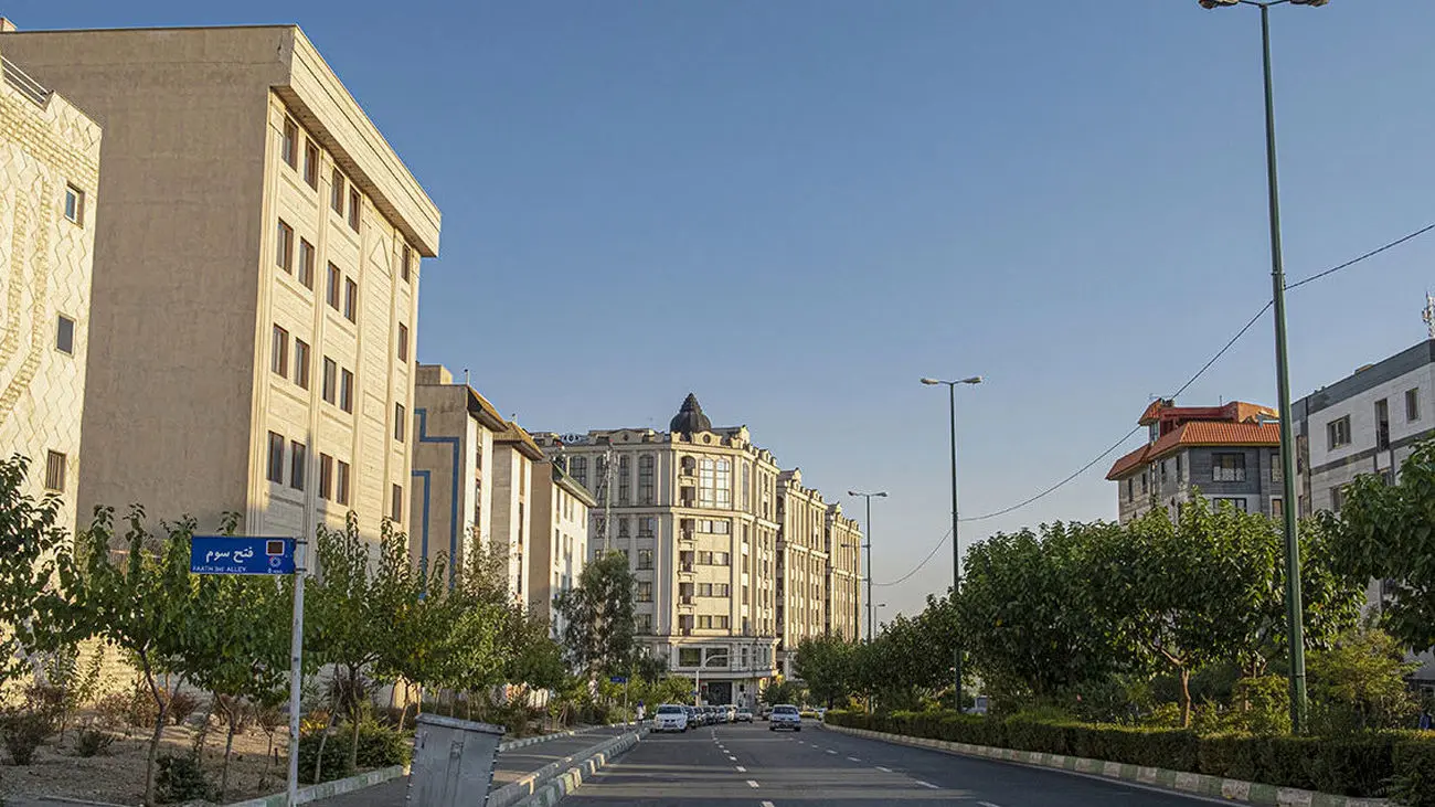 آپارتمان در پونک چند؟