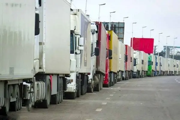 مشکل صادرات ایران چیست؟/زنگ خطر معطلی کامیون‌ها در مرزها