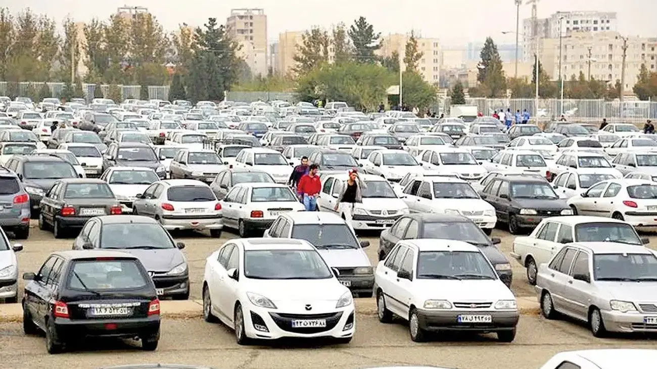 بزرگ ترین حراجی خودرو کجاست؟ / از پایین شهر تا بالای شهر !
