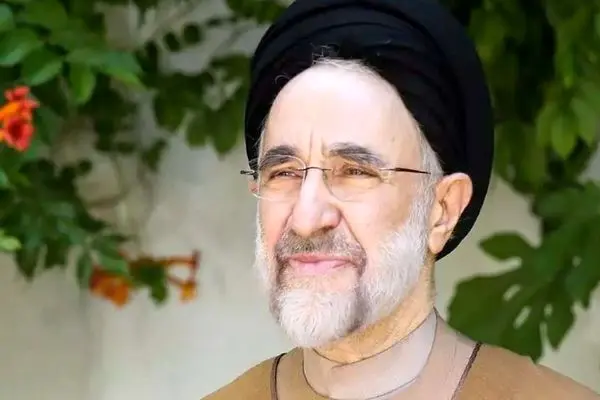 عکس؛ سفر در زمان / «تصاویر کمتر دیده‌شده از سیدمحمد خاتمی در لباس احرام»