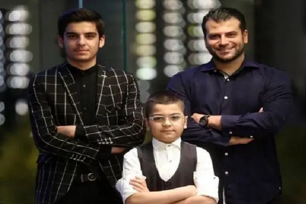 چیدمان سلطنتی و مدرن در خانه پدری مانی رحمانی: چرا همه درباره آن صحبت می‌کنند؟ + فیلم