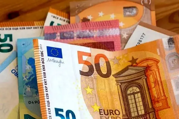 قیمت یورو امروز پنجشنبه ۶ دی ۱۴۰۳ 