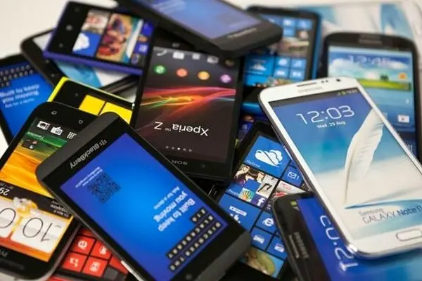 زنها هم موبایل‌قاپ شدند / پیشتازی بانوی اصفهان!