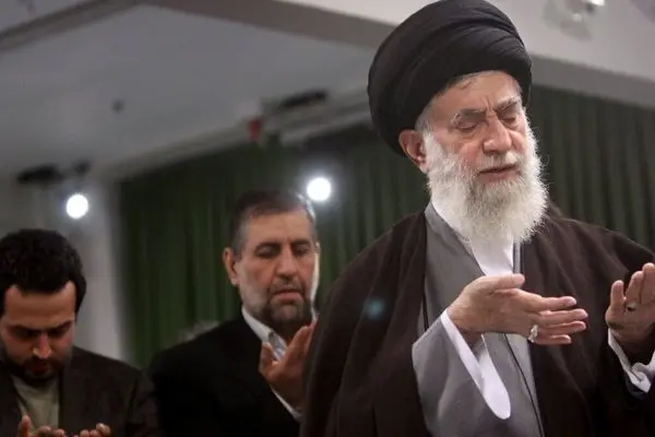 حضور شگفت‌انگیز مصطفی زمانی در بیت رهبری؛ تصاویر دیده نشده سال ۸۸