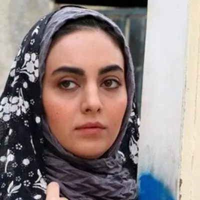 عکس جنجالی مرضیه سریال «بچه مهندس» با سیگار!