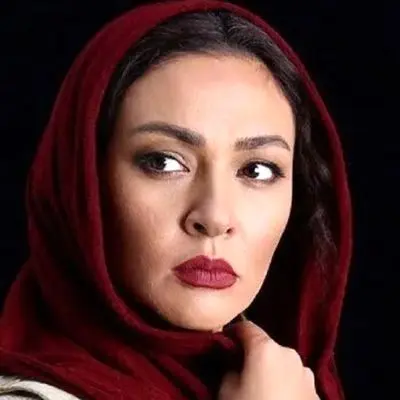 تصویری متفاوت از «زیبا بروفه» در 39 سالگی؛ دوچرخه‌سواری در ساحل در سال 93!