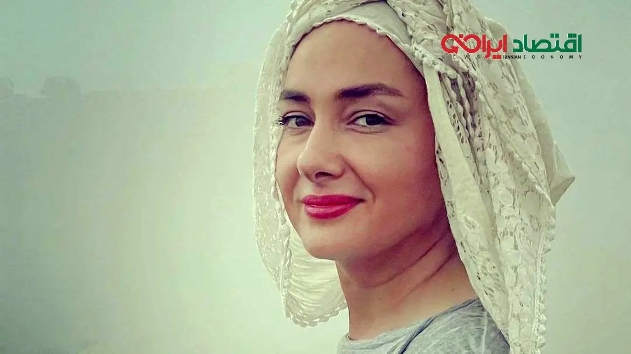 ژست عجیب و خاص هانیه توسلی در اکران مردمی آتابای + عکس