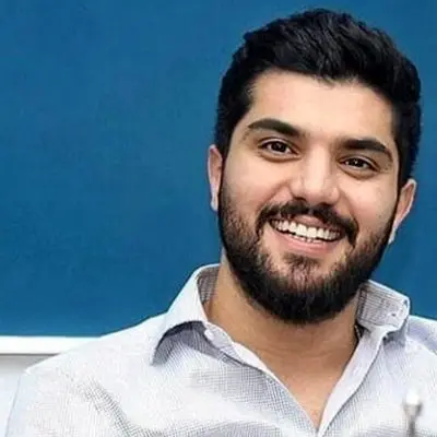 شوآف جنجالی سینا مهراد به سبک رضا گلزار! +عکس