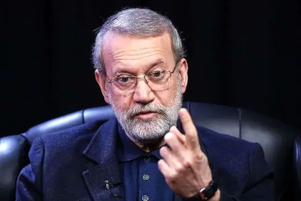 پاسخ دیپلماتیک لاریجانی به پرسش جنجالی خبرنگار آمریکایی درباره مرکز هسته‌ای