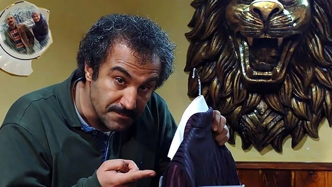 اولین عکس از جشن تولد شاهانه و جذاب محسن تنابنده ، نقی سریال پایتخت در 47 سالگی / عجب کیکی !