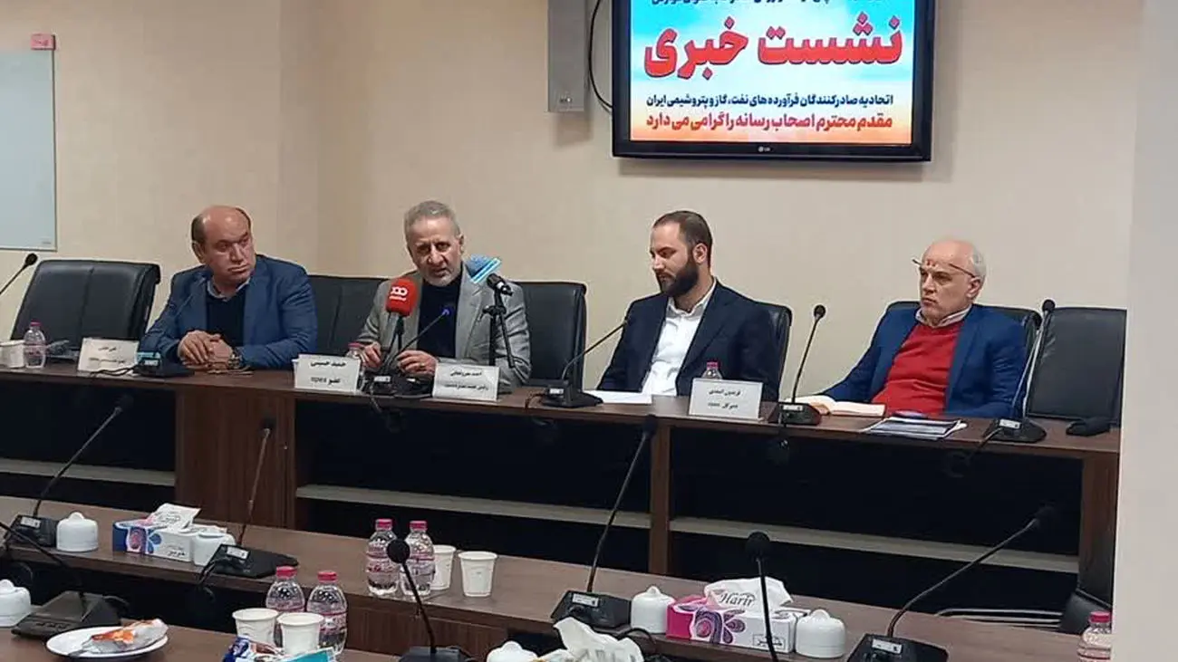 تیغ بند(ن) تبصره 6 لایحه بودجه بر گلوی صادرکنندگان فرآورده های نفتی