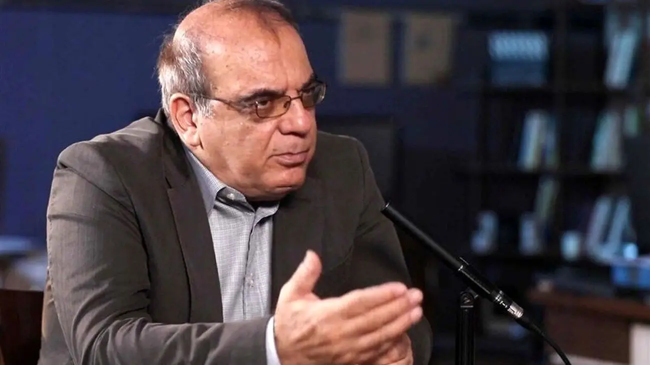 کنایه سنگین عباس عبدی به گرفتن مالیات از قبور