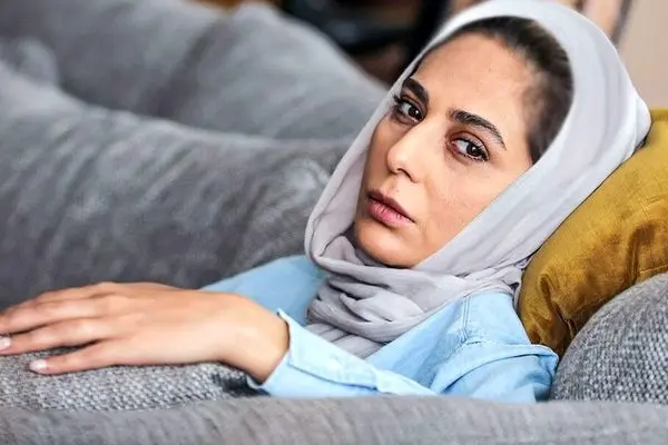 عکس‌هایی داغ از زندگی هنری رعنا آزادی‌ور؛ از مارمولک تا زخم کاری!