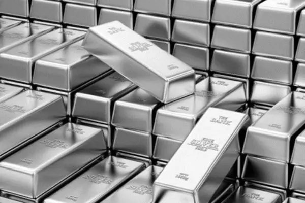  هشدار رئیس اتحادیه طلا درباره خرید نقره / نقره از طلا جلو زد !