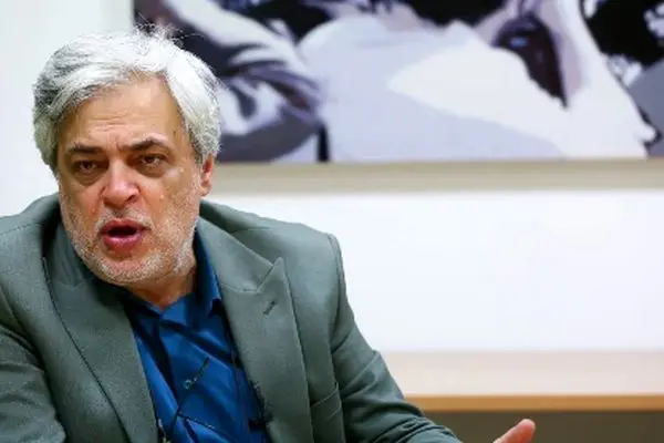 فعال سیاسی: دولت با چنگ و دندان کشور را نگه داشته است