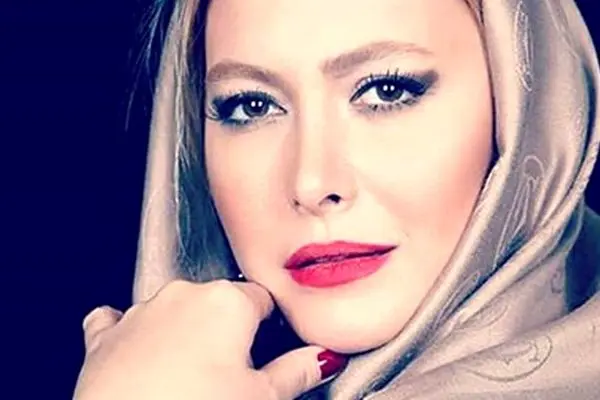 عکس لو رفته از تغییر چهره فریبا نادری! چادر گلدار خانم بازیگر غوغا کرد