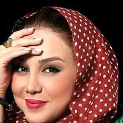 حیاط لوکس بهنوش بختیاری با گربه جذابش/ زندگی لاکچری از زاویه‌ای دیگر!