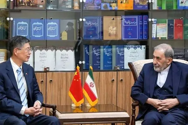 قدردانی ولایتی از چین در خصوص مکانیسم ماشه/ ایران، چین و روسیه سه قدرت مستقل در نظم جدید جهانی‌اند