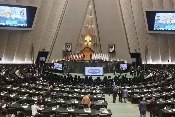 رونمایی مجلس از طرح افزایش حقوق کارگران 
