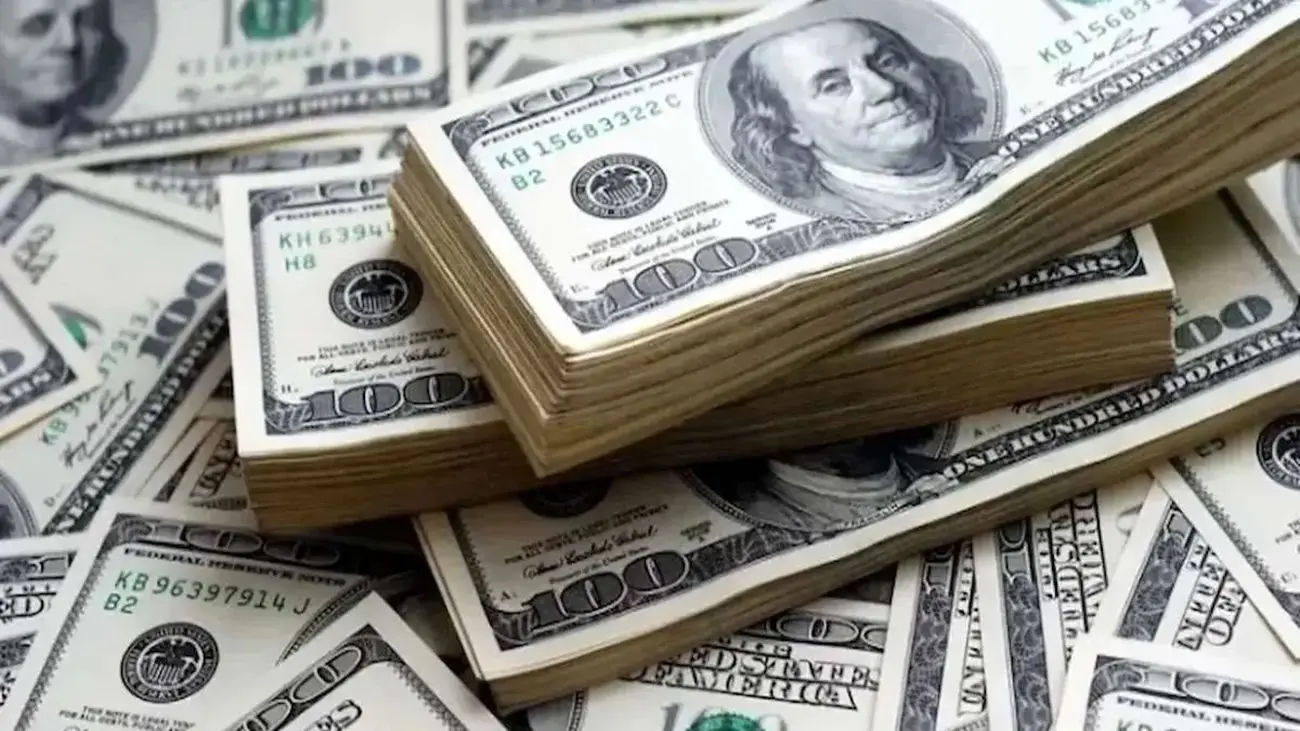 قیمت دلار نزولی میماند؟