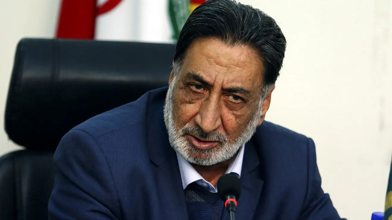 محمدعلی متفکر آزاد: تحلیلگر برجسته اقتصادی ایران!